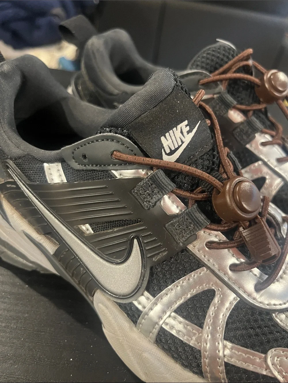 Nike Wmns V2K Run 'Black Metallic Silver' - Picture 4 of 8